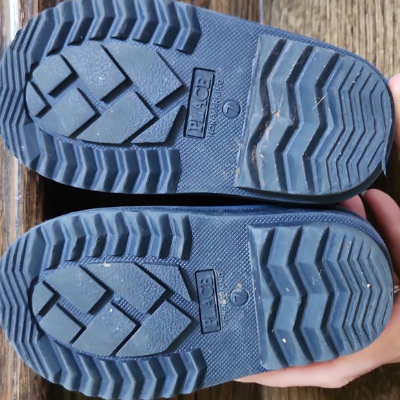 Toddler Nike coat and winter boots - Picture 12 of 12